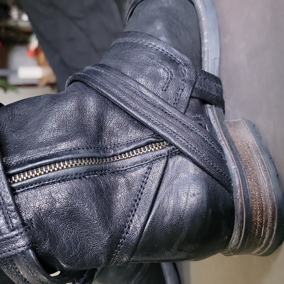 Ugg Elisabeta Moto Boot - Picture 7 of 14